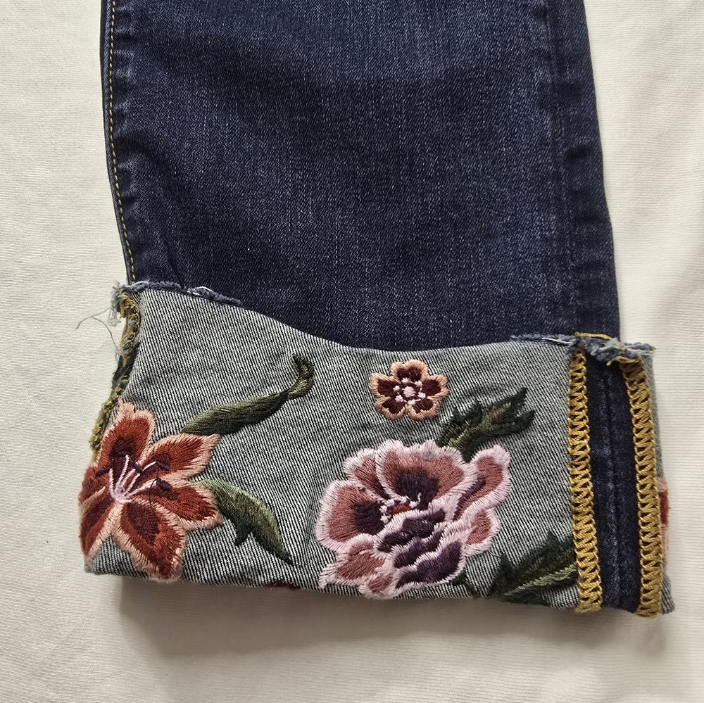 Driftwood Colette Floral Embroidered Cuff Jeans Dark Wash Crop Size 30 - Picture 8 of 10